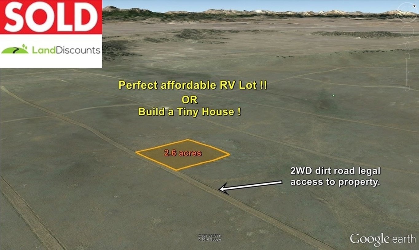 Outline of 2.6 acre cheap Tiny House lot south of Harstel, CO